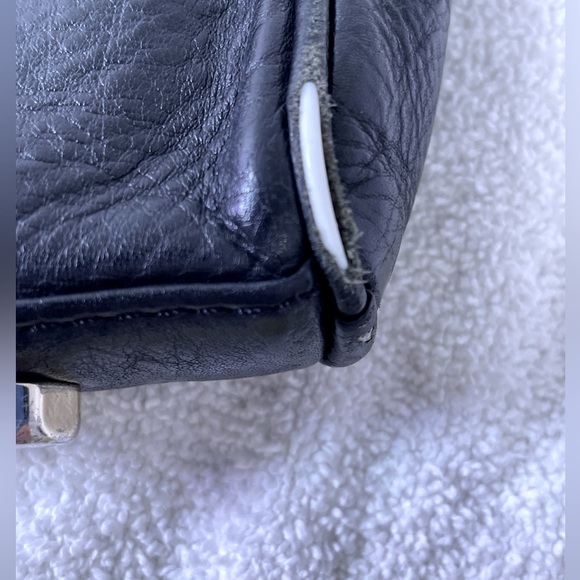 REBECCA MINKOFF BLACK LEATHER CROSSBODY BAG WITH CHAIN STRAP AND STUD DETAIL - Picture 3 of 3